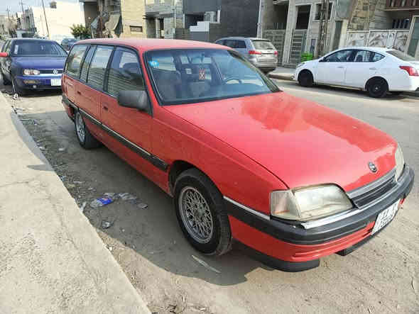 السلام عليكم 
اوبل اوميكا استيشن موديل 1993 
سنويه بأسمي رقم بغداد دولي الجديد هزه جديد  كير عادي مكينه 2000 وكير مكفول 
اوربي السيارة بدون صبغ فقط جاملغ خلفي 
تخم تاير جديد 
خمسه ويل كب 
( فيت بم _ نوزل _ بلكات ) جديد 
السيارة جاهزه على اخر حبايه ترايك وين ماتريد 
السعر 45 وبيها مجال قليل 
مكاني بغداد حي الجهاد 
***********
