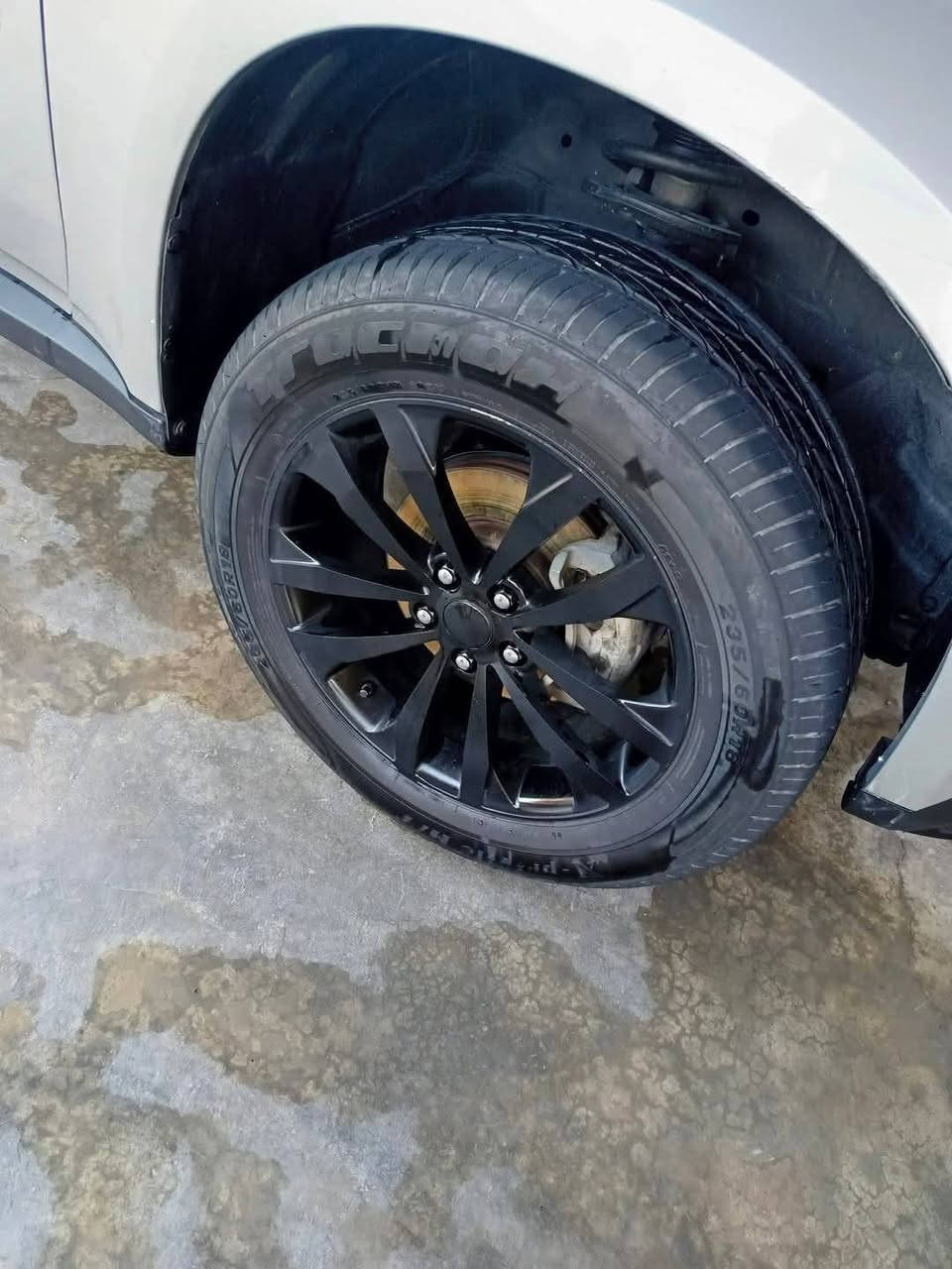 سلام عليكم للبيع مستعجل سياره شوفر ليت اكوينكس موديل 2008 سياره خير من الله جاهزه رقم اربيل بسمي سنويتها صاقطه صار 8 اشهر اي غرامات عليه تحويل مباشر سياره مكفوله بلاديه عده طخه بل جاملق جه سايق شبر يرجع بارد كير جديد مبدل ترايك وين ميعجبك
ويل 18 تايرات تخم سبير شركه منازل ماشيه 116 كيلو سعر ٨٠وبيها مجال مكان السياره الفلوجه
للاستفسار اكثر *********** بي وتساب
