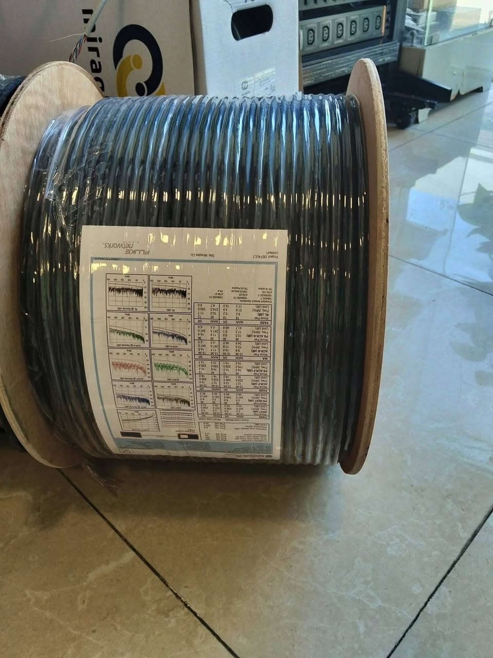 متوفرر💥💥
Miraqles CAT6 SFTP -305M LSZH:🔥

كابل Cat6 sftp  براند Miraqles يعتبر من أفضل الكابلات للاستخدام الاحترافي للشبكات الي تحتاج سرعه وثبات قوي ⚡
النوع SFTP يعني كل زوج يحتوي على فويل يحمي الاشاره +الكابل كله مغطى بشيلد نحاسي فيقلل التداخل الكهربائي والNoise ويعطي نقل بيانات مستقر لمسافات طويلة 
المادة المستخدمة:
 LSZH (Low Smoke Zero Halogen )
تضمن أمان عالي لانها تقلل الدخان وتمنع انبعاث غازات ضاره عند حصول حريق آمن للمكاتب٫ الشركات٫المدارس ٫المستشفيات٫ وحتى المنازل.
الطول 305m يخليك تشتغل مرتاح بدون تقطيع أو وصلات زايده ويجي بملف خشبي ثابت سهل السحب والترتيب.👌🏻
📌 متوفر الآن لدى ETSI  —حلول أحترافيه لشبكات الألياف الضوئية 
🚗تتوفر خدمة توصيل لجميع المحافظات
لاتفوت الفرصة !  أطلب الآن:
للاستفسار أو الطلب :
📞 ***********
📞 ***********
📞***********
📩 info@etsiraq.com

📍 شارع الصناعة – قرب فلكة رئاسة الجامعة التكنولوجية
