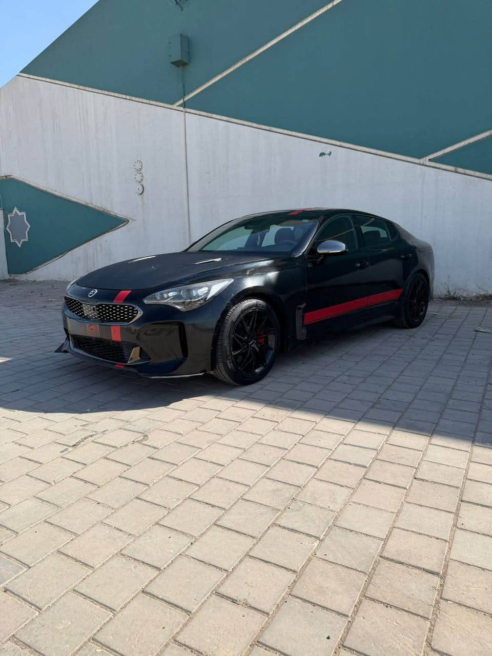 السلام عليكم 
للبيع kia stingar 
موديل 2022 
معوقين 
محرك 2500 تيربو 
Gt  فول مواصفات 
سيرفس كامل وما بيها اي شي جاهزه من كل النواحي 
حادثه نفس ممبين بالصور 
السعر ١٥٠$ وبيها مجال  
للتواصل *********** بغداد, العراق
