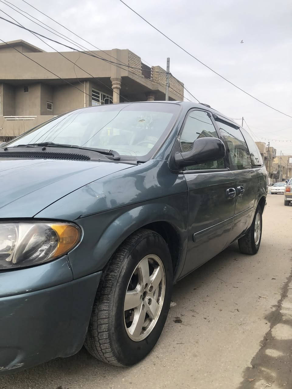 سلام عليكم دوج كرفان 2007 فول مواصفات سياره جاهزه كير جديد محرك حجم المحرك 3800 جديد تبريد ثلج 3قطع ❄️ تخم تاير كشنات بلع والطخات الي 
بل صوره وتبديل الجامه الماميه 
بيبان كهرباء الصدر جديد السياره بسمي ..! السعر $78 وبيها مجال المكان بغداد الدوره. الرقم ☎️ ***********
