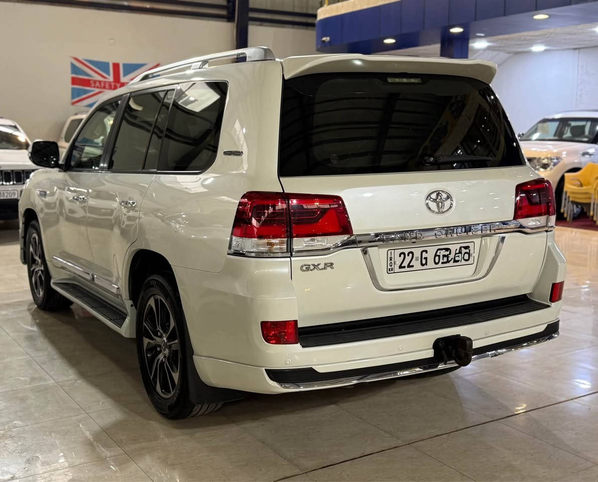 لاندکرۆزر ٢٠٢١ 
محرک ٦ سلندر 
ماشی ٨٥  الف 
٣ شاشە
٢ ماوس
سلاجە
سلایت
شغال
ڤولیوم 
فورمیکا
باب خلفیە شفت
کشن کهرباء جلد
مکان کلار

*********** كالار, السليمانية
