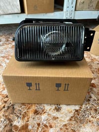 عندي زوج ممستخدمات جدد بالكارتونه السعر ٢٥ ألف للتواصل ٠٧٧٣١٢٨٣١٣٥