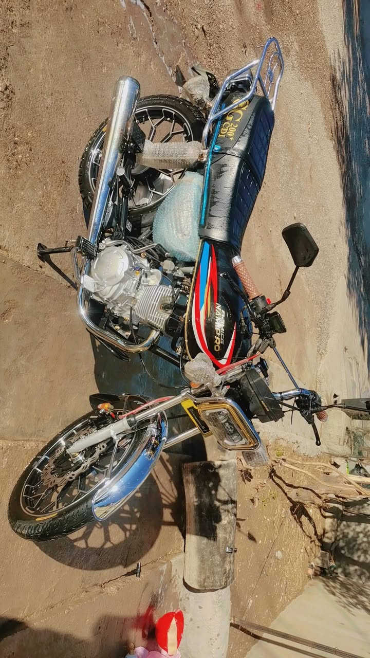 دراجة نامي برو هونزدا باب اول نضيف كلش مابي عيب موديل 2025اوراق كامل بصمة و سويج اثنين موجود سعرة 750بي مجال قلیل *********** مکان کلار
