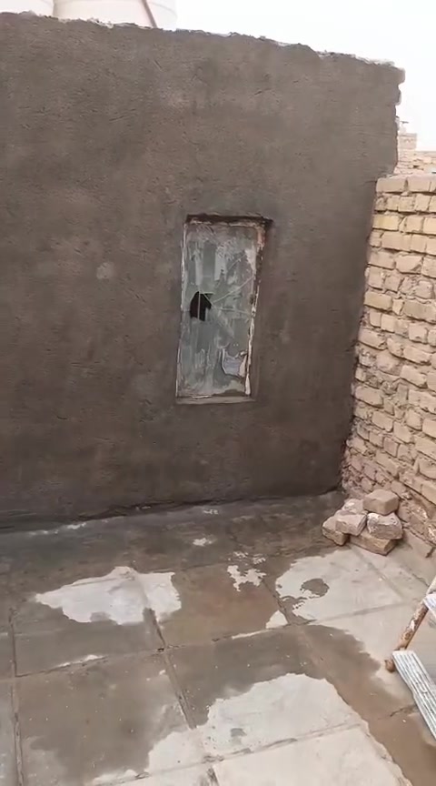 متوفر شقه درج خارجي حديد معزول ماء كهرباء وحدها وليس مشترك المساحه 120م
غرفة صاله مطبخ صحيات ساحه خارجيه قبل شهر تم ترميمها بالكامل انار صبغ بيبان ارضيه كهرباء ايجار 250 الف قفل 

الحبوبي قرب بلدية ذي قار او شارع العقارات التفاصيل واتساب ***********
