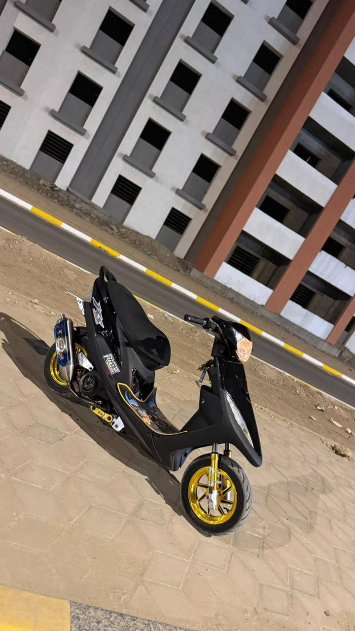 السلام عليكم ماكس عدله للبيع ' الدراجه بيه تزويدات ومحرك 55 بلادي ' شلعه ومعدل تخوف ''''''
وتزويداته ' كابريتر اي بي كي 
ويل كب داخل ذهبي 
قطره دهن ذهبي 
دشلي ذهبي 
شيال ذهبي 
تايرات جدد 
كشن جديد 
يدات 7 ألوان ' 
تعلاكه ذهبي 
كلجات رياضي 
سبايدر كاربون فايبر 
خرز رياضي ' 
صدر امامي رياضي 
صدر خلفي 7 ألوان رياضي ' 
قبق فلاوين موجود بس ما شاده 
بنزات جدد 
كفرات ختم واحد 
الدراجه مزرعه تزويد عدا لما ذكرتهم 
ونكره سلف وهندر ' وآسف ع أطاله 🩵


**إذا كنت صاحب هذا الإعلان وتريد حذفه لأي سبب، رجاءا أرسل رسالة إلى الدعم الفني**