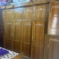 غرفة خشب • نضيفه • بلا ضرر
