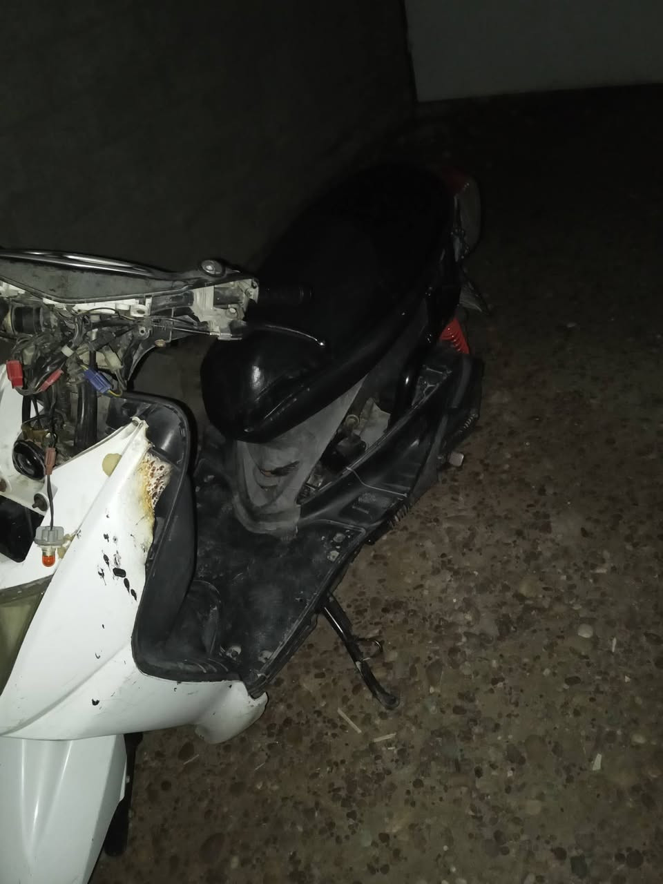 سلام عليكم للبيع دراجه كامله كهرباءيات وشغاله نقص كفرات فقط رايدها275 قفل يريد مكاني دوره مهديه ***********
 بيها مجال لشراي
