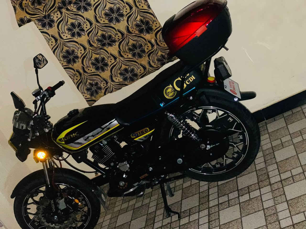 دراجه سيفان2025  صار شهرين طالعه من الوكيل 

دبل دسك امامي 

الدراجه هيه بعد وكيل جديده بمعنى الكلمه استخدام قليل 

السعر 750 الشراي يتصل او يراسلني 
 
العنوان// بابل قضاء المحاويل 
***********
