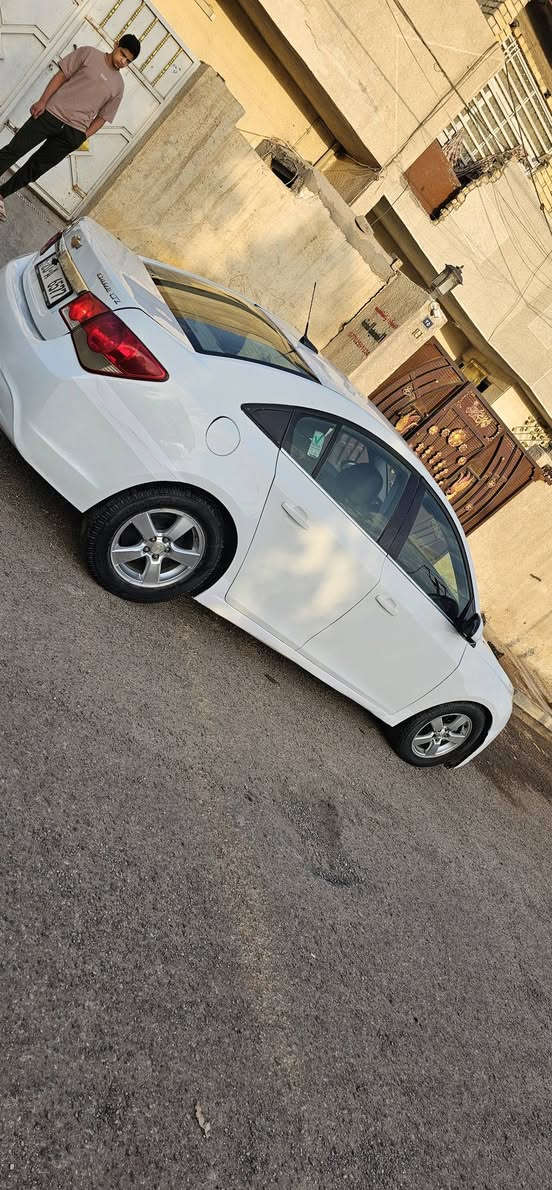 شوفرليت كروز موديل 2012
 سنويه وهزه جديده باسمي 
وارد امريكي حادث جاملق خلفي 
صبغ حزام جماليه 
كير اوتماتيك محرك مكفولات حجم 1400
 تبريد شغال صدر خلفي امامي جديد
 تخم تاير نضيف شاشه أندرويد كامره خلفيه 
تحكم ستيرن السعر 60
العنوان بغداد حي البتول
 للاتصال ***********
*********** بغداد, العراق
