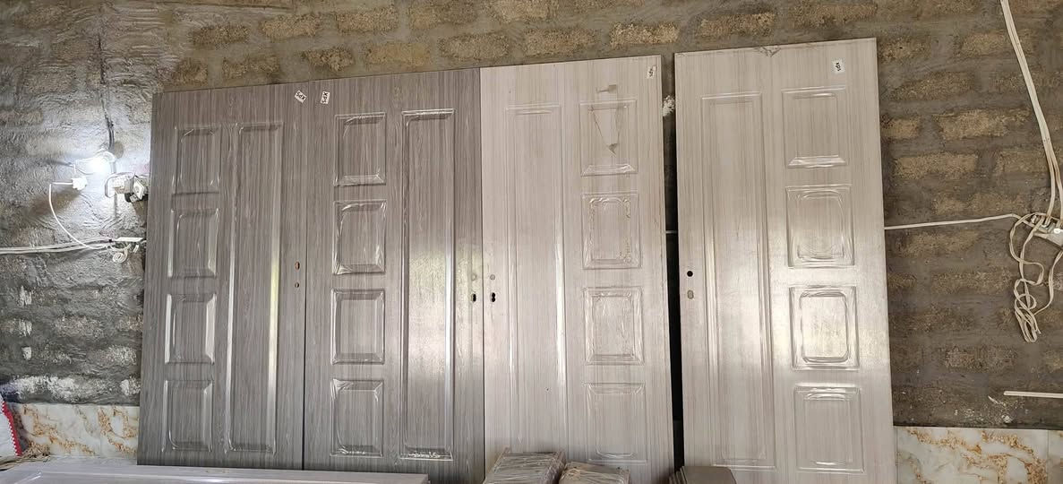 السلام عليكم يتوفر أبواب جاهز  معى التركيب و بدون تركيب متوفر جميع الالوأن نـقد و أقصاد و أسعار  تنفاسيه مناسبه جدآ ‏
رقم الهاتف/‪0774 094 1938‬‏
