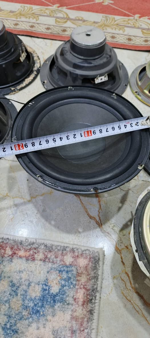 السلام عليكم .
سماعات دمام سوبووفر اصليات مال اجهزة باناسونيك و LG و فلبس و سوني  .قدرة عالية ١٥٠ واط و ١٦٦ واط
سماعات مال تفصيخ مو تجاري نظيفات جدا 
بلادية . بيهم قياس ٢١ سم .و قياس ١٧ سم
سعر السماعة ١٥ الف نهائي . لقياس ١٧ سم
سعر السماعة ٢٠ الف نهائي .لقياس ٢١ سم .
للاستفسار والمراسلة موجود خاص او *********** البصرة .موجود توصيل شركة .
