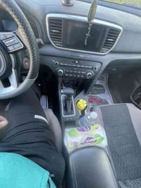 سبورتج موديل سنة ٢٠٢٢ الون رصاصي محرك ٢٤٠٠ ماشية ٣٨ ميل السعر ١٨٥ ورقة...