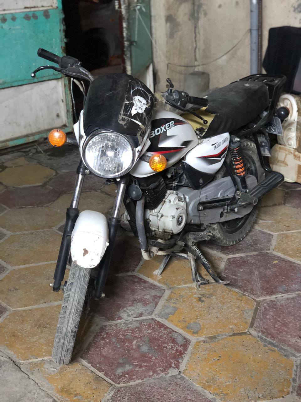 السلام عليكم دراجه بوكسر موديل 2023 رقم انكليزي بسمي تحويل ثاني يوم للبيع الدراجه وجديده ونضيفه السعر مليونين
وبيه مجال العنوان الشعب شارع الصحة التواصل على الرقم ***********
