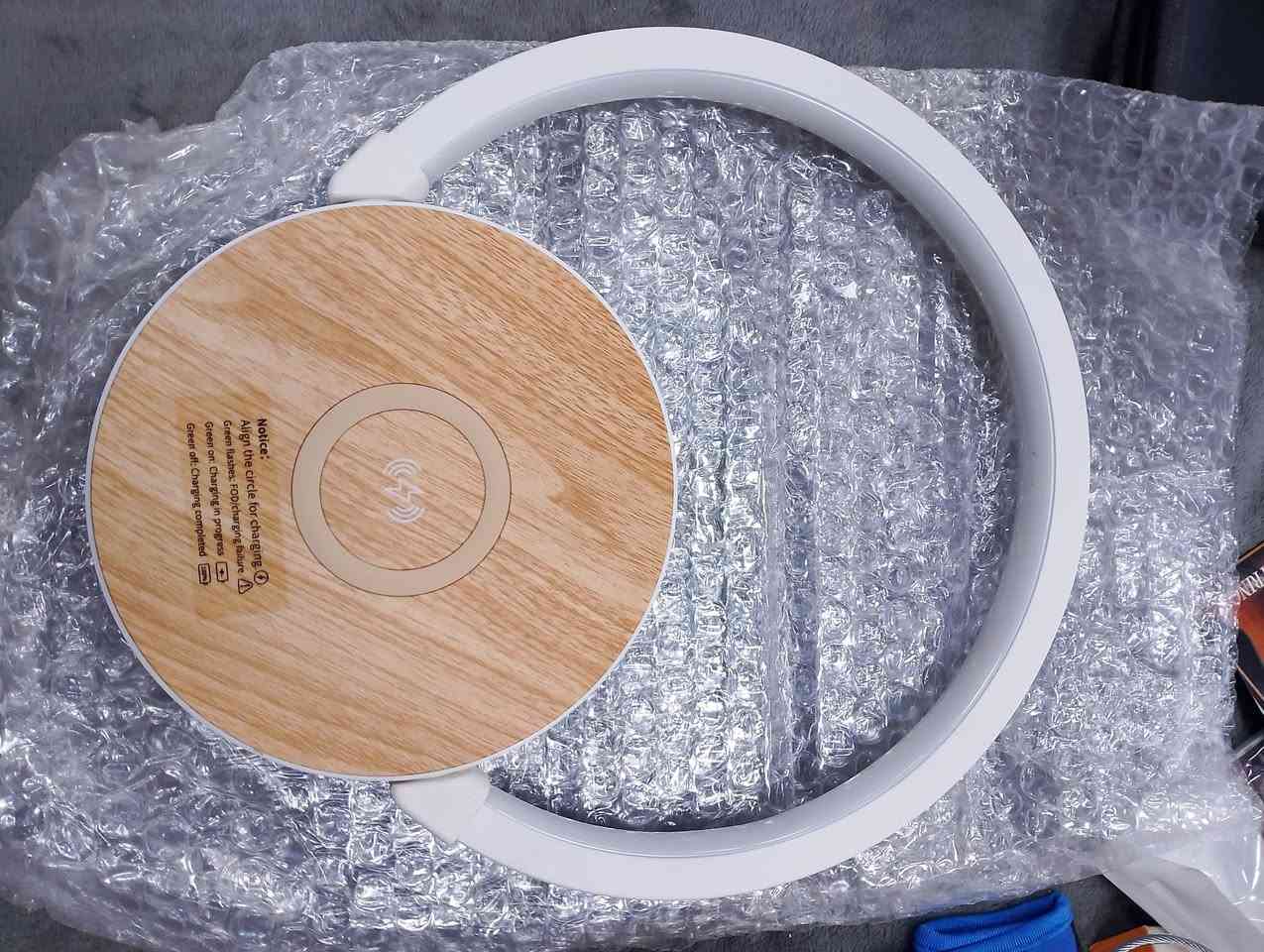 مصباح مكتب LED ذكي
 مزود بشاحن لاسلكي سريع للهواتف الذكية
بسعر 10 آلاف 
يوجد توصيل لجميع المحافضات 🛵 
***********
