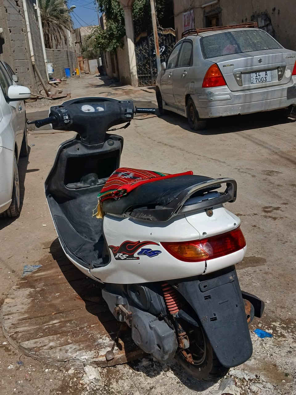 سلام عليكم دراجه فراشه مكينه مامفتوحه نكره سلف وهندر لايت زنون اشاير دراجه رمبه تخم تاير جديد تجي وشوف بعينك سعر 550بيه مجال قليل مكاني بصره جزيره رقم***********
