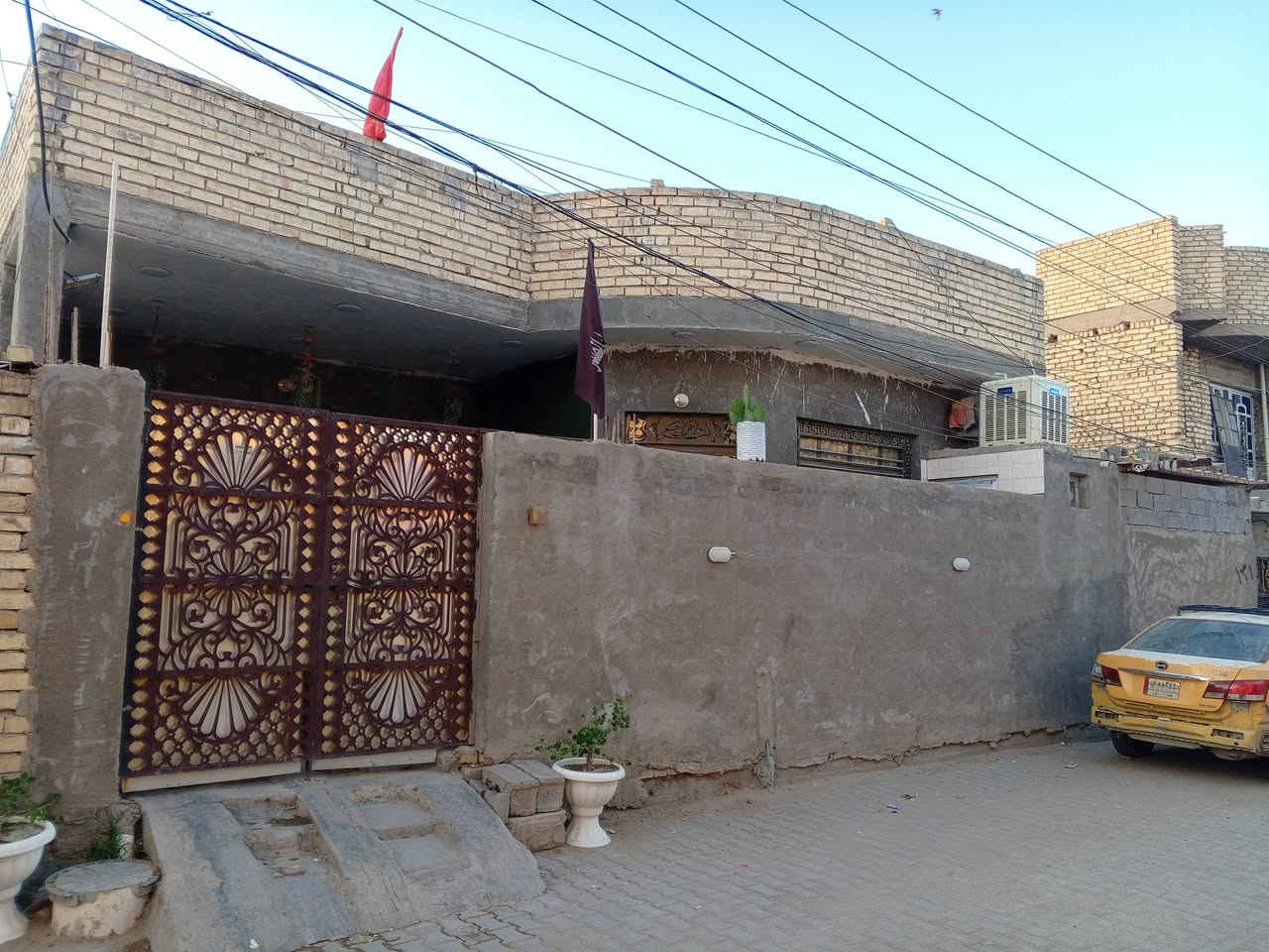 بيت زراعي بشارع بيت موزان الاول فرع على يمين  مساحة. 200 متر  *********** واكو قطعه الارض  البيع ركن
