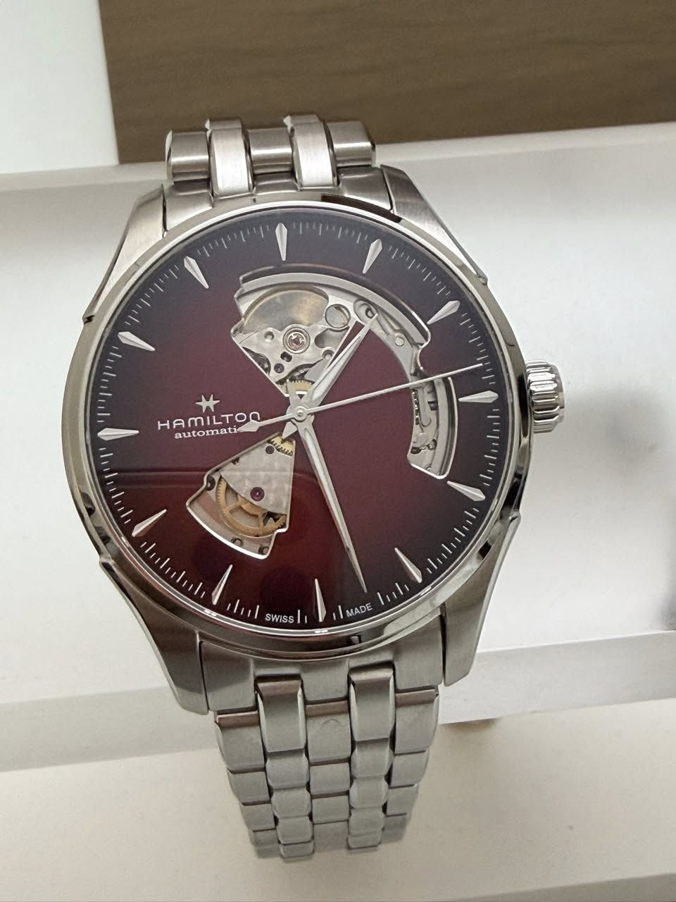 ساعه سويسريه اصليه 100% نوع هاملتون jazzmaster open heart موديل 2025 اوتوماتيك دبل كشف مينا مميز لون خمري قطر 40 كفاله الوكيل تايم سنتر فعاله حالتها شبه جديده مفكوك عنها الجلاتين فقط مطلوب 485 دينار اردني للتواصل على الخاص او على الرقم 0785261118


**إذا كنت صاحب هذا الإعلان وتريد حذفه لأي سبب، رجاءا أرسل رسالة إلى الدعم الفني**