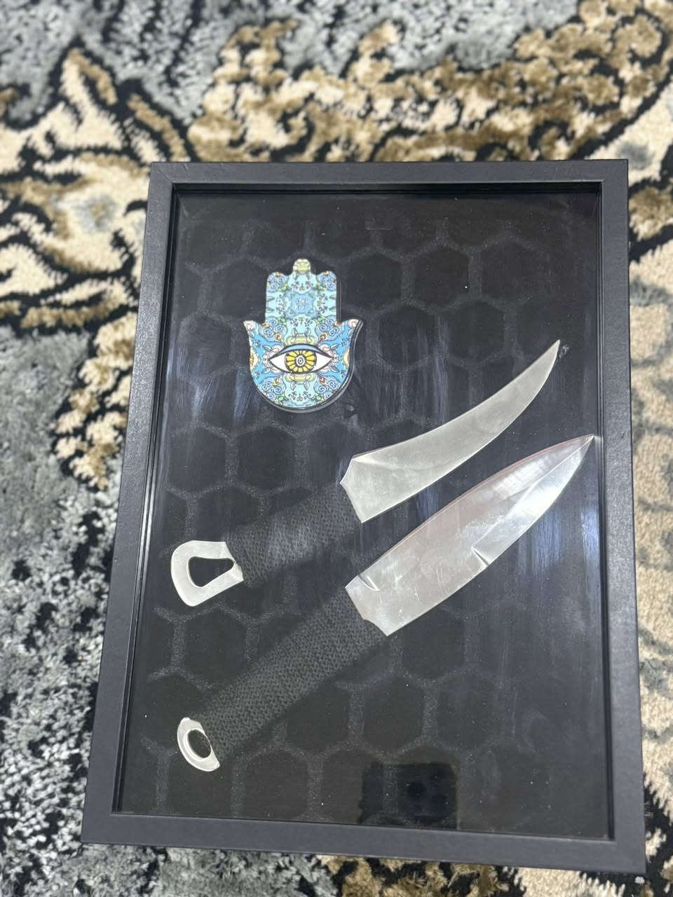 الصلاه والسلام على خير البشر محمد وال محمد 
اقدم لكم هذا الابداع الي ممكن يكون بمكتبك او بمحلك او بغرفتك تتعلك وتزيد المكان فخامه ورقي كل قطعه وسعرها وترتيبها والعمل حسب الطلب وهاي القطع موجود من عدها فقط وحده ماكو اخت الها ذني فقط الي موجودات حالياً متوفرات 
حفظكم الرحمن ورعاكم 🙏🏻❤️


**إذا كنت صاحب هذا الإعلان وتريد حذفه لأي سبب، رجاءا أرسل رسالة إلى الدعم الفني**