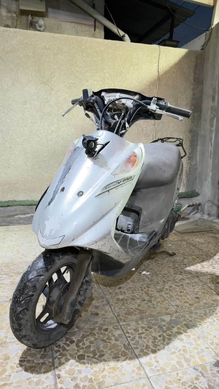 دراجة ادرس 120cc نوزل الدراجة متروكة صارلهة سنتين بحيث كلشي طافي بيهة ابيع كوم حديد ب 100 قفل للتواصل هذا رقمي (***********)

