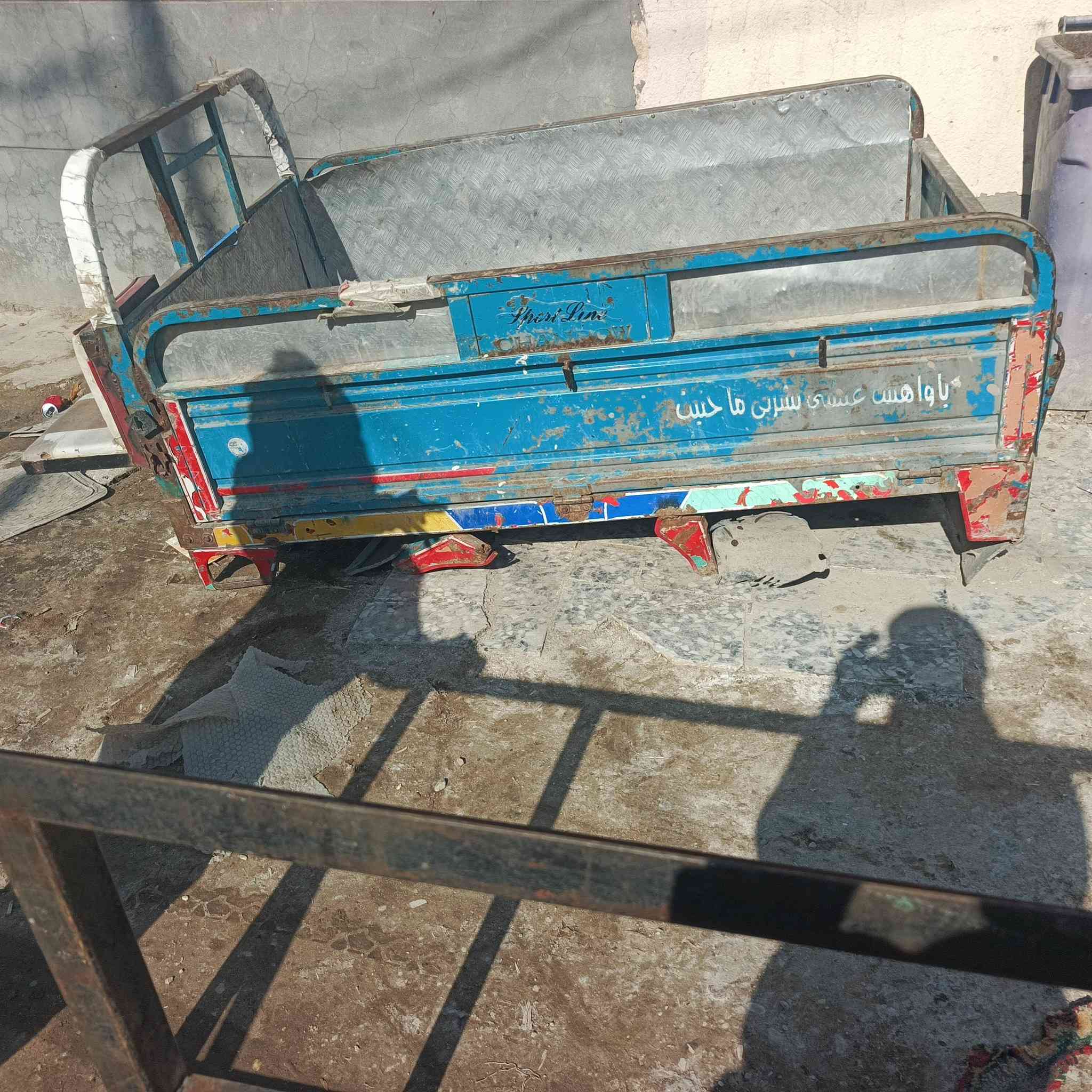 السلام عليكم بدي للبيع بابل ورديه خارج ***********
