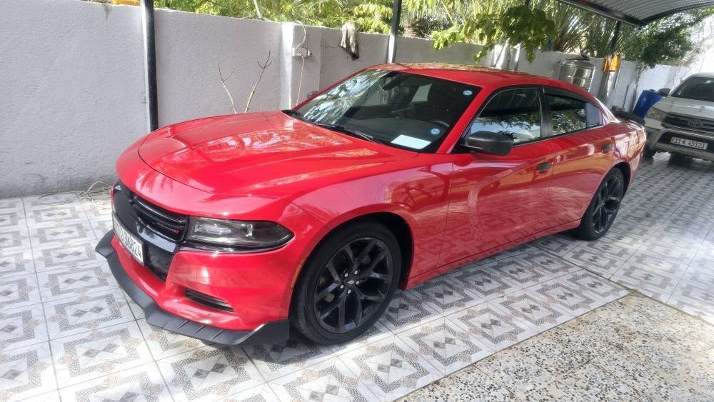 جارجر 2021 sxt مواصفاتها معروفة عادية ماشية 85 ميل حادثها دعامية خلفية فقط بيها قطعتين كلير من امريكا باب وجاملغ جهة السائق غير هذا السيارة مكفولة. رقمها شمالي
*********** بغداد, العراق
