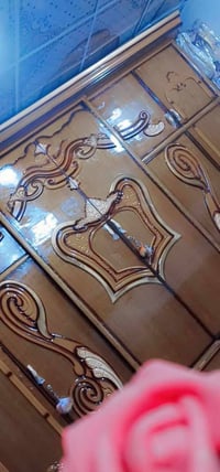 غرفة نوم • التاجي