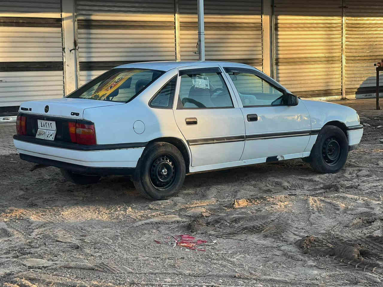 ئۆپڵ ڤیکترا مۆدیل ١٩٩٢ مەکینەی ١٨ لەوە مەرغوب تر و بێ سەرئێشە تر نییە لە بازاڕا دوجام کارەبایە سەنەوی تەحویل و وەکالە و غەرامە بەشەرت تەنها ساڵێکە بەسەر چووە  بێمەسرەف گێڕ مەکینە کارەبایات بەشەرت موس و بڕاوە و دەعمی قوورس بەشەرت تابڵێی جوانە سەقفی ڕێک ئەڵێی شوشەیە  نرخی ٣٨ گەڵاو مەعامەلەیە 
سەیارەکە لەچەمچەماڵ 
ژم*********** السليمانية, العراق
