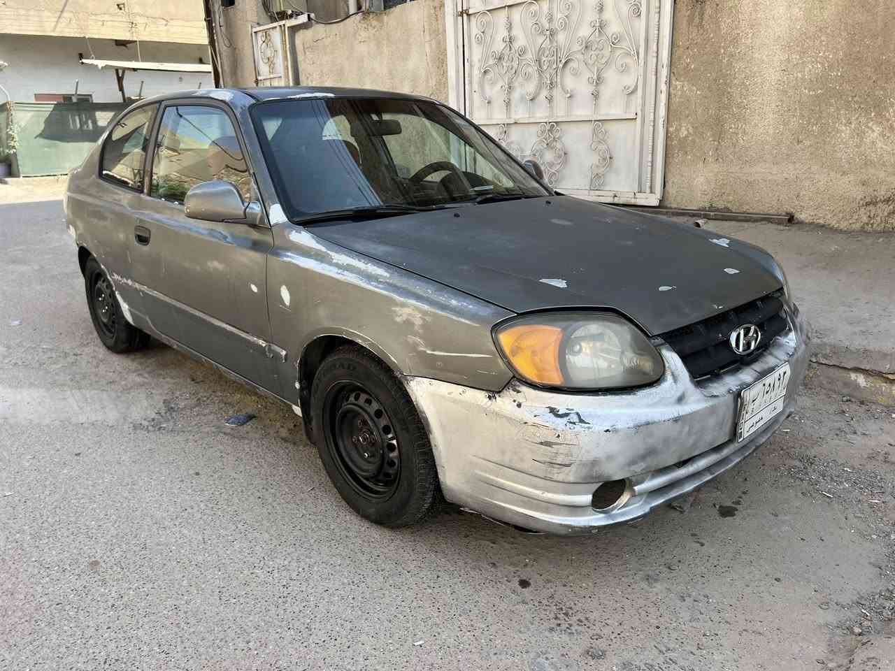 السلام عليكم اكسنت فيرنا للبيع تك بال 
اوتماتيك تبريد شغال موديل 2005 وارد امريكي مكينة 1600 قطرتين ماشية 143 الف شاشة كامرة تايرات نضاف باتري جديد دهن كير وفلتر جديد كهربائيتها شغالة كلها حادث امريكا طخة بسيطة بالبجم وبالعراق بيهاطخطخات بسيطة السيارة كاملة سمكرة 90‎%‎ يحتاجلها صبغ ودعامية امامية الدعامية الخلفية موجودة السيارة شوفت عينك صدرها 50‎%‎ عارضها 40 وبيها مجال مكاني بغداد غزالية *********** 
معجبتك السيارة وشفتها غالية عليك ادعيلنة بالرزق
