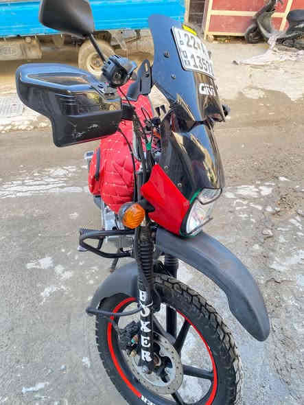 بوكسر موديل 2025 الدراجة مكفولة وجديدة ماشية 5000 رقم اربيل تحويل ثاني يوم دراجة شوفة عينكم جديدة سعرهة 2500 وبيها مجال بسيط مكاني بغداد الحرية 
 ***********
