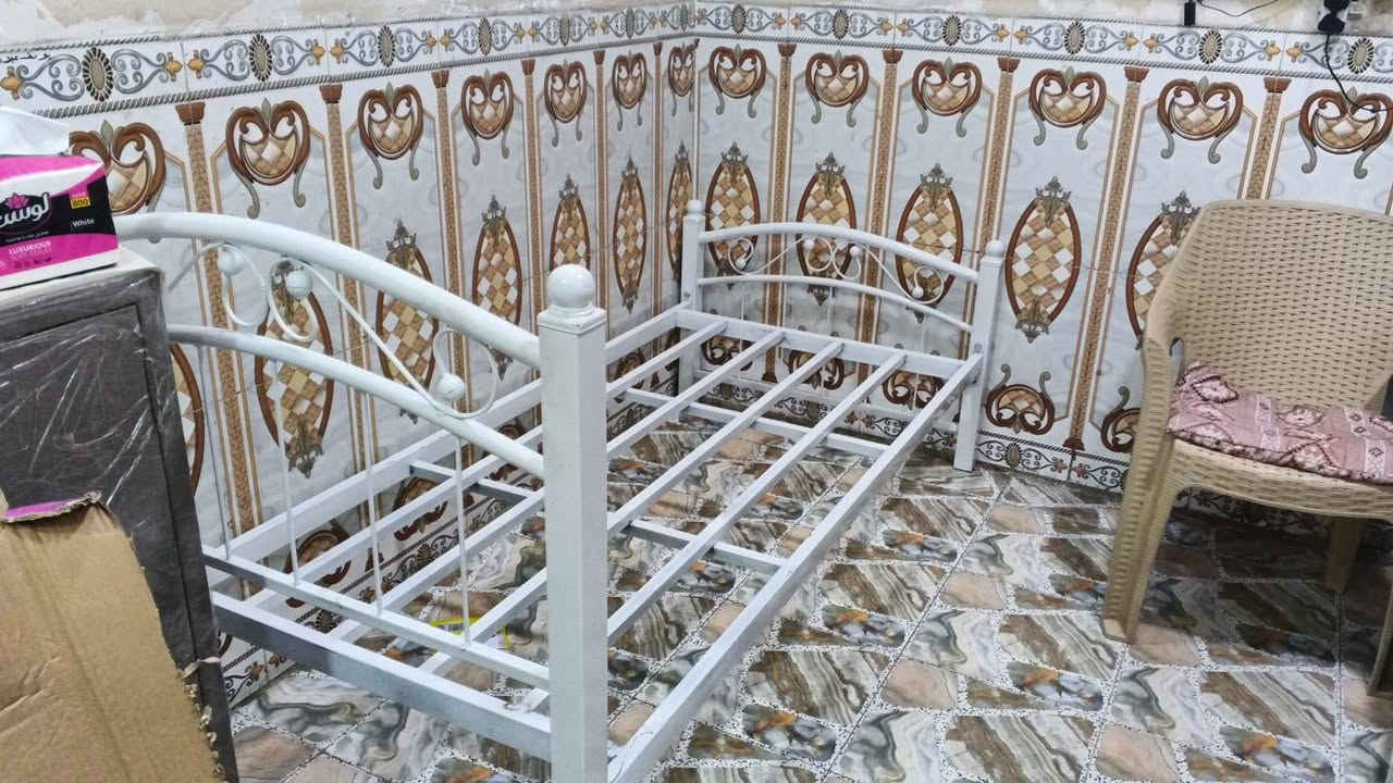سلام عليكم قلايه هوائيه والسرير للبيع والسعر خاص العنوان بغداد شارع الكفاح***********
