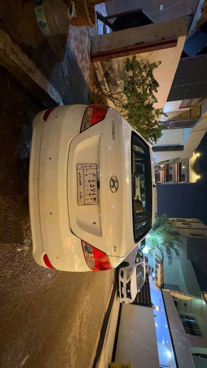 اكسنت موديل ٢٠١٥ ماشيه ١١٩٦٩ سياره نضيفه كلش موجوده صورها ومرتبه وكامله مكمله  بيها قطعه وحده مكانها بغداد زيونه لاستفسار ***********
