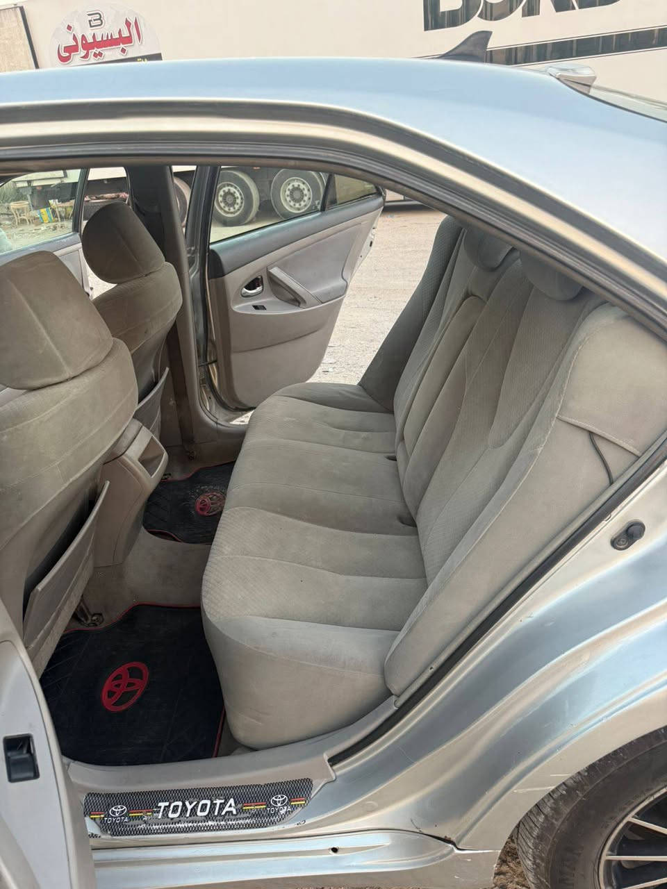 السلام عليكم حبايبي عندي كامري 2007 وارد اميركي حادثهه جاملغ امامي وجاملغ خلفي بدون دواخل مصبوغه عام للجماليه تخم تاير صدر جديد منضومه تبريد جديده للبيع السعر 77 وبيهه مجال مكانهه بغداد العامريه للتصال ***********
