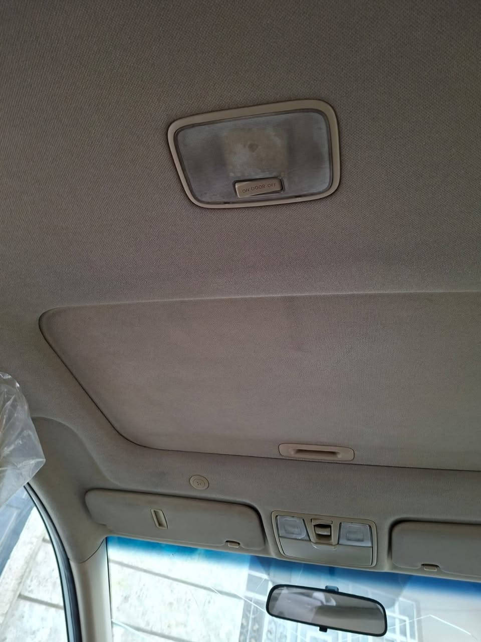 سلام عليكم سيارة اكسنت خليجي فول مواصفات بلو موديل ٢٠١١ مكينة ١٦٠٠ ماشية ٧٧٠٠٠ الف بيها صبغ بالداير الخلفي وربع جاملغ أمامي الأيسر  تخم تاير جديد 
مكان بالاعظمية للإستفسار الاتصال ***********
 سعرها ٩٠ وبي مجال بسيط
