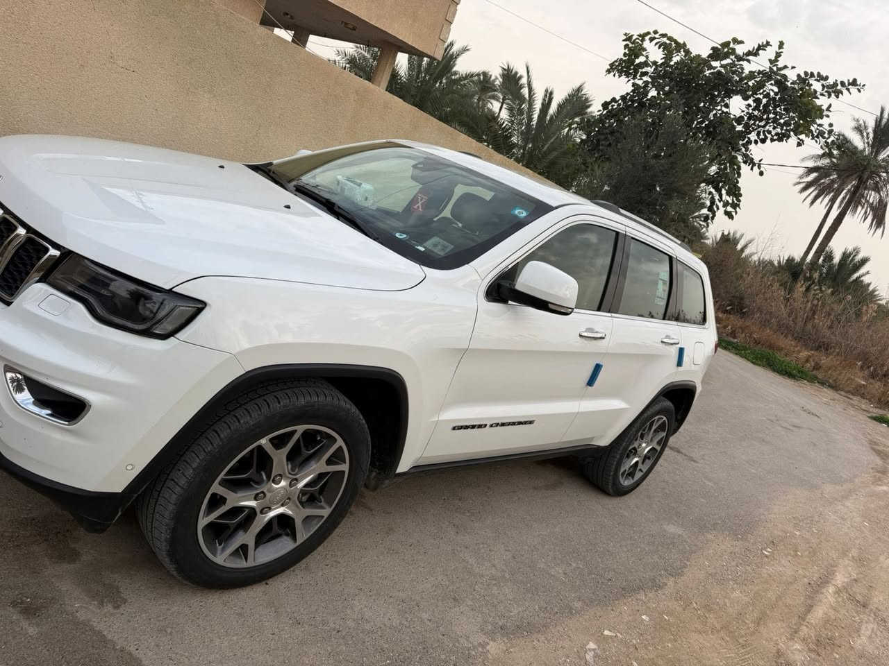 تحيه طيبه السلام عليكم ورحمة
للبيع جيب 2020خليجي لمتد فول مواصفات تشغيل عن بعد كشنات تدفه تبريد رقم بغداد هزه وسنويه جديده مكفوله كفاله عامه ماشيه57
مكان سياره بغداد 🍀***********
