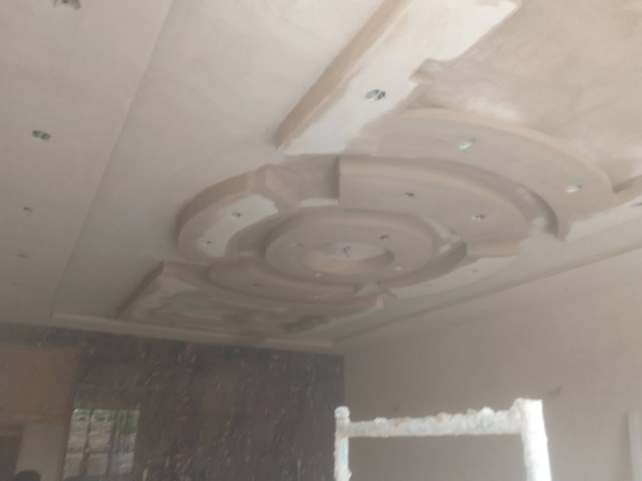 خلفات جص وبورك ولبخ واجهات ديكورات بغداد الاتصال ***********
