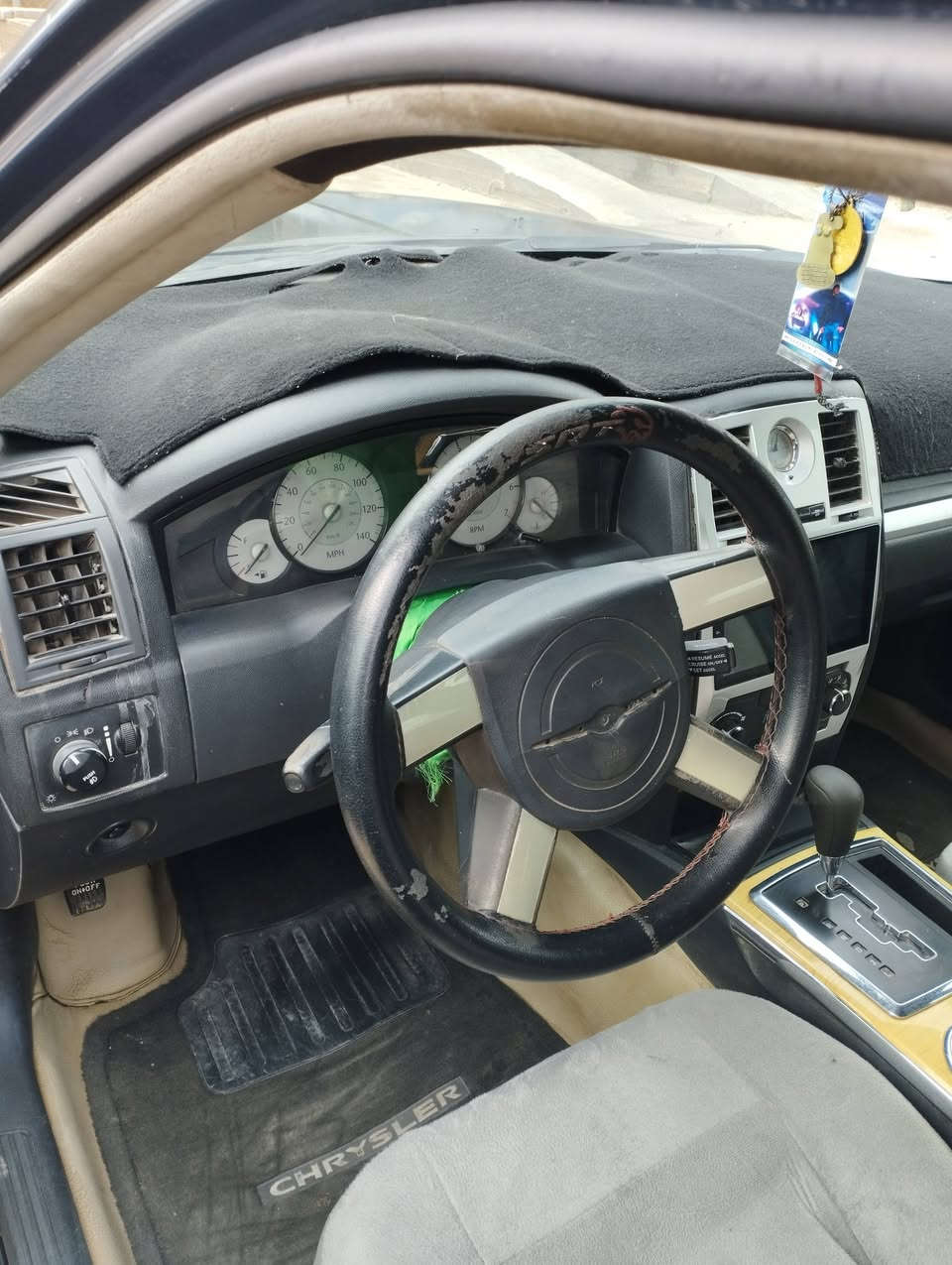 السلام عليكم اوباما 2008 بسمي سنويه 2030 هزه جديده محرك وكير واكسن خير من الله تدفئه تبريد شغال السعر 105 رقم الهاتف ***********
