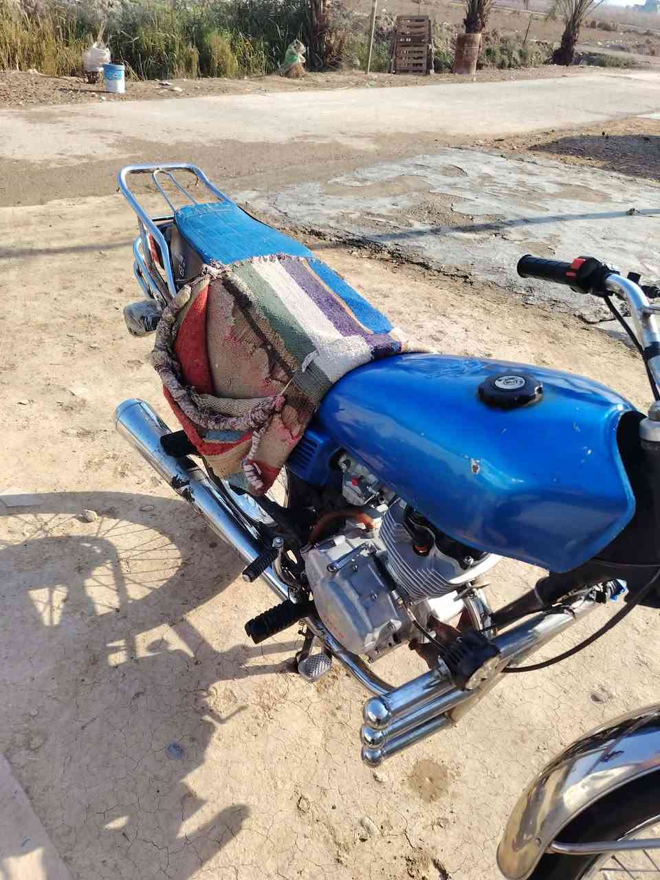 سلام عليكم نامه البيع موديل 18  دراجه حلوه كامله محرك مجفت  كهربائيات كلهة شغاله مكان ديالى كنعان ستفسار عل رقم ***********
