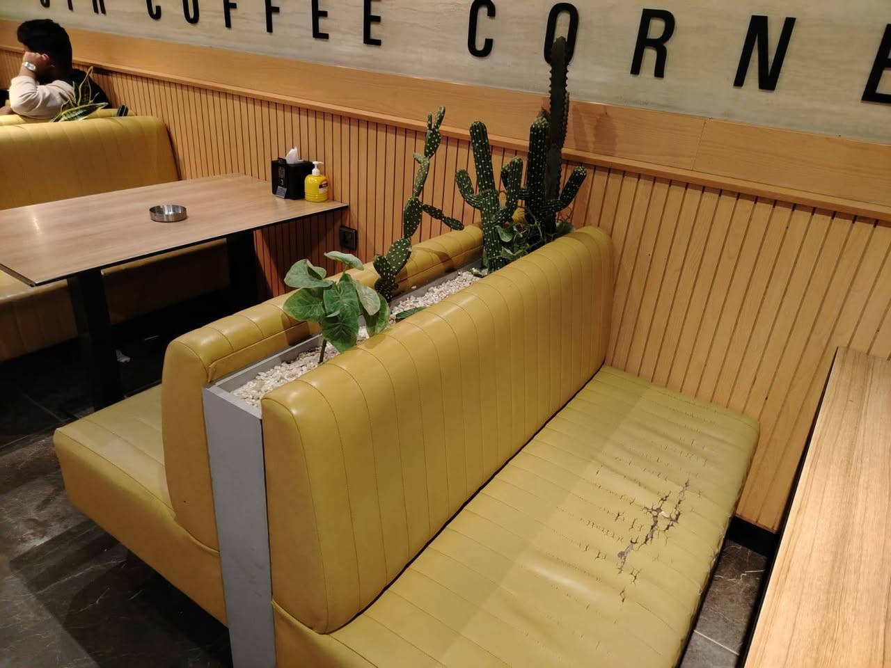 جلسات #عدد  10  +  #سنادين عدد 5
#طول الجلسه  متر و ٨٠
#طول السندانه  متر  و ٨٠
#السعر الكلي  مليون ونص بي مجال 
#العنوان : بغداد حي البنوك 
#مقابل مستشفى الشعب
الي يريده يتصل بالرقم 
‏‪0774 196 8336‬‏
#واتساب  #واتساب  #واتساب 
#يرجى متابعة الصفحه (طلب صداقه )
ليصلكم كل ماهو جديد 
نعمل لخدمتكم 
علي البابلي
