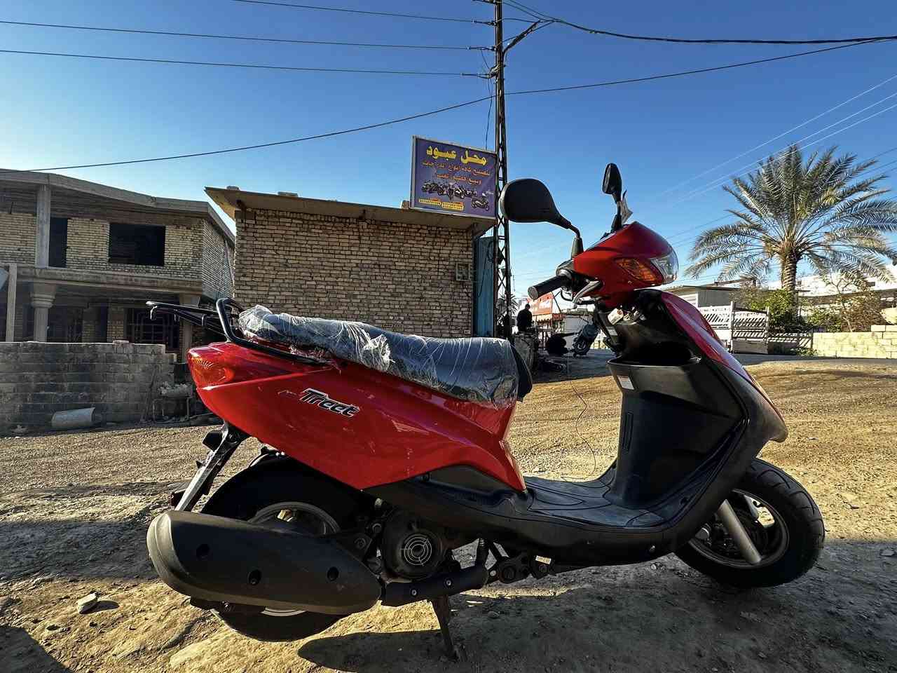 سلام عليكم اكزز ياباني البارحه طالعه من المعرض لون مميز احمر ماشيه 17 الف بعدها بحالة الوكالة مكان جسر المثنى ***********
