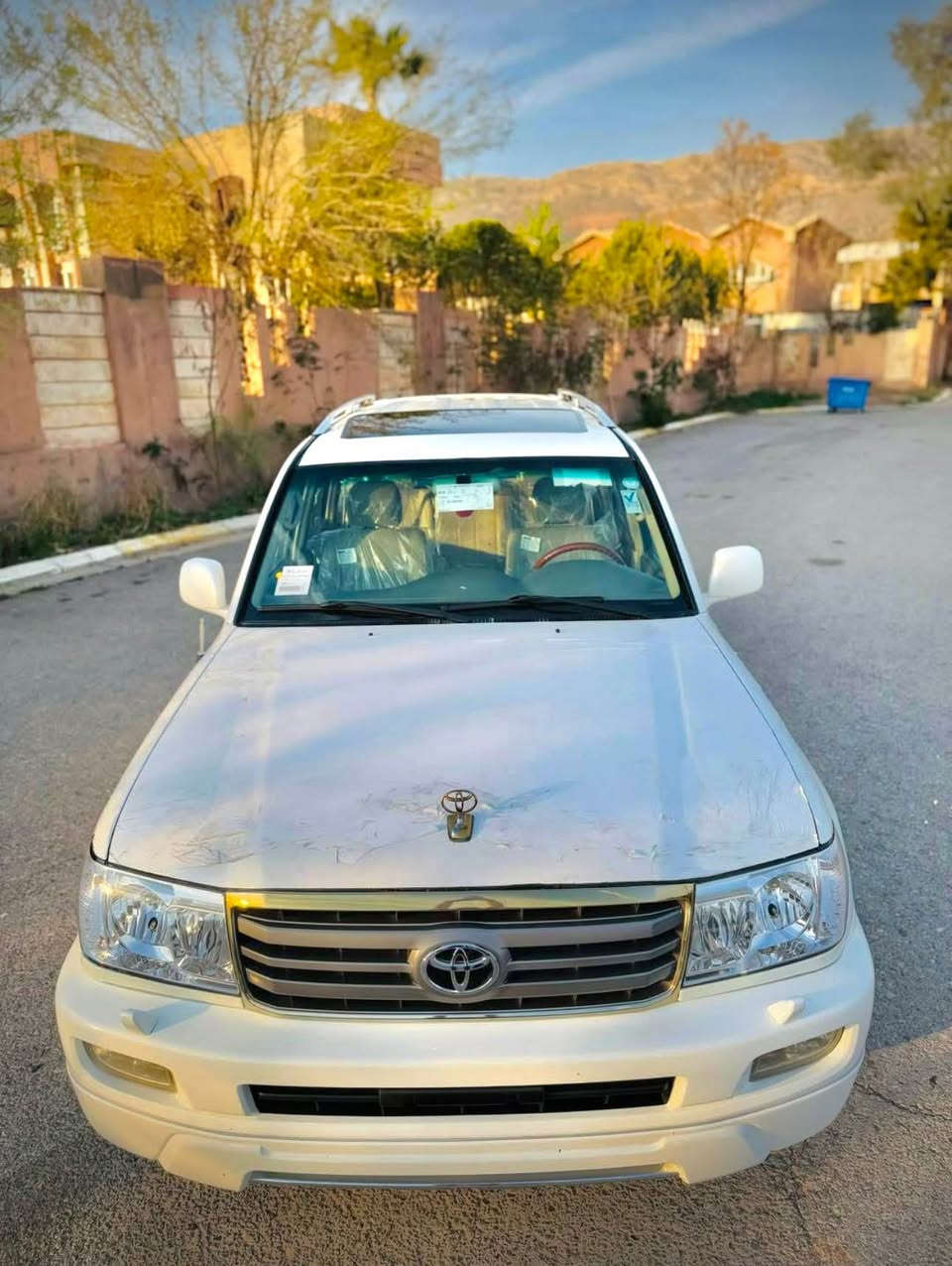 سـەرەتا بە ناوی خوا ، مۆنیکا(Toyota Land cruser)
سپی ســەدەف . فوول مواسەفاتە ٦ بستۆنە . سڵاید،تەبرید مەرکەزی،٣ ڕیز کوشن ، دەبڵ ئەکسلو ئۆتۆماتیک، شاشە ئایپاد، لایت زینۆن، هەموو گیانی بە شەرت گێڕو مەکینە بەشەرت نە دوکەڵی هەیە نە سەرف ئەکات ، تەنها یەک چەمەلەخی پێشەوەی بۆیاخە بەبێ ناوگرتن ، لەزگەی سووتاوی نییە ، هەمو گیانی ئیش ئەکاتو کامل کارەبایی بە شەرت هیچ کێشەیەکی تیا نییە ٢٥٠ دینار مەسروفی نییە ، ٤ تایەی لۆکی یابانی لەسەرە خەتی خەتی پێوە ماوە ،  0750 728 0767 حلبجة, السليمانية
