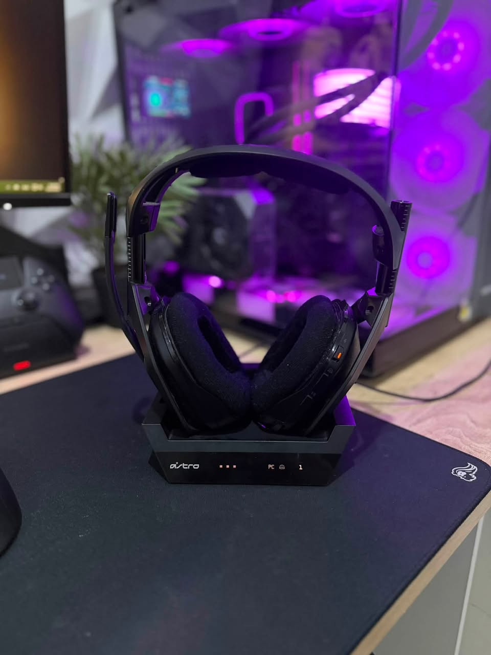 السلام عليكم. شباي للبيع.
سماعات dt900prox
سعرهن 165 الف استعمال قليل كلش 

سماعه astro A50 
ب130 الف 

Pxn v9 ستيرن ودواسات وكير. 
سعره 100 الف 

مكاني بغداد حي الجهاد 

رقمي ***********
