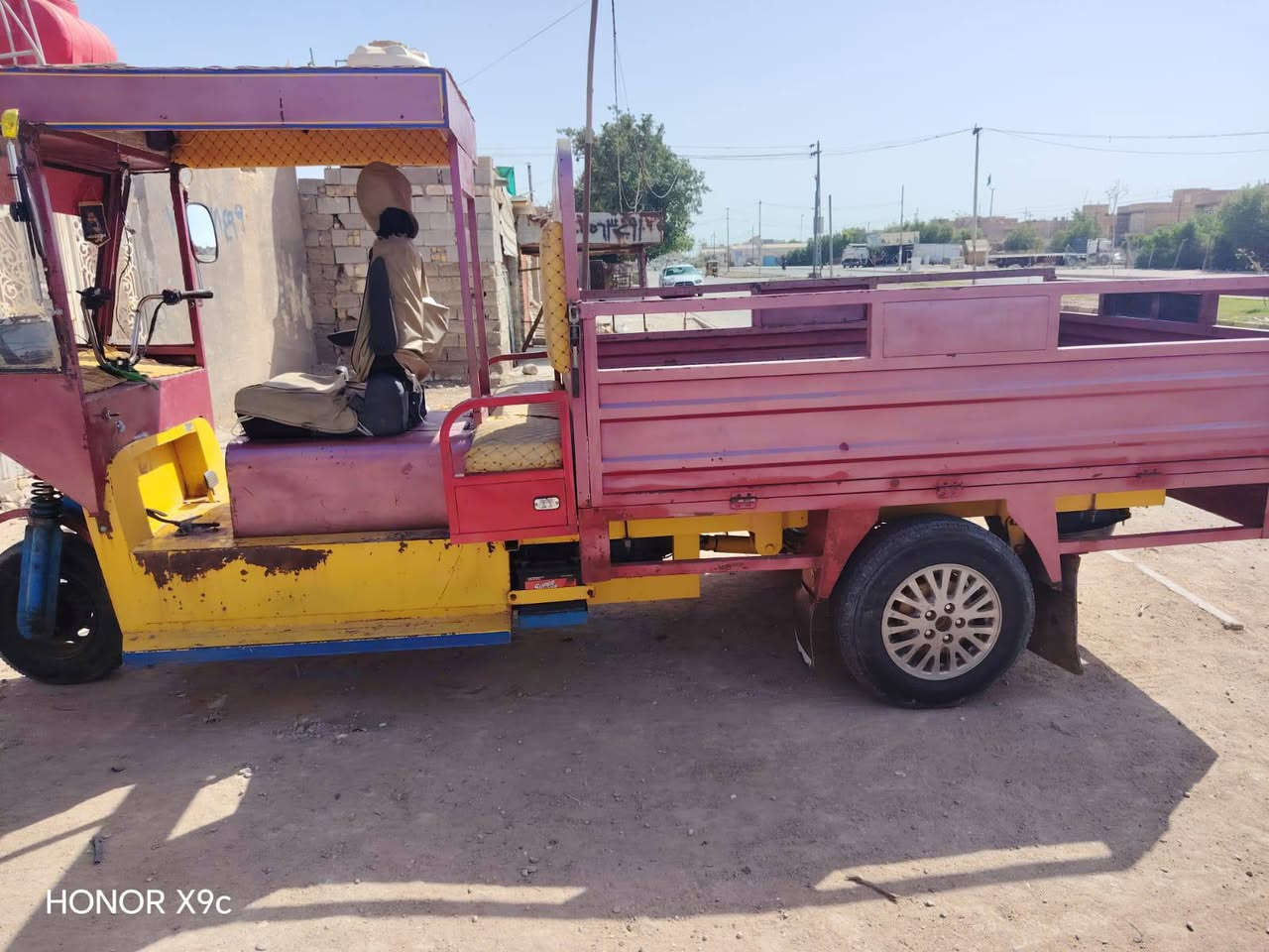 السلام عليكم
ستوته للبيع بيه مكينه مال بطه 
سعره ٦مليوون ونص وبيه مجال العنوان ميسان تفاصيل اكثر اتصل ع رقم ***********

