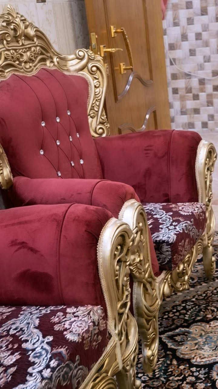 السلام عليكم.. للبيع تخم قنفات كلاسيكي فخم
الخشب زان ثقيل ومذهب، والقماش مخمل ماروني ملكي ومشجر راقي جداً. التخم نظيف جداً بحالة ممتازة وما بيه أي عيب أو نقص.
القطع والتفاصيل:
2 قنفات كبار (أم الـ 3 مقاعد)
1 قنفة وسط (أم المقعدين)
2 قنفات مفردة (مقعد فردي)
الملحقات الي تجي وياه:
طبلة (ميز وسط) كبيرة مذهبة.
طبلات جانبية صغيرة عدد 2.
السعر: 500 ألف دينار عراقي
المكان: بغداد / الشعلة - أم نجم (خلف مستوصف الوفاء الصحي)
للتواصل والاستفسار يرجى الاتصال على الرقم: ***********
