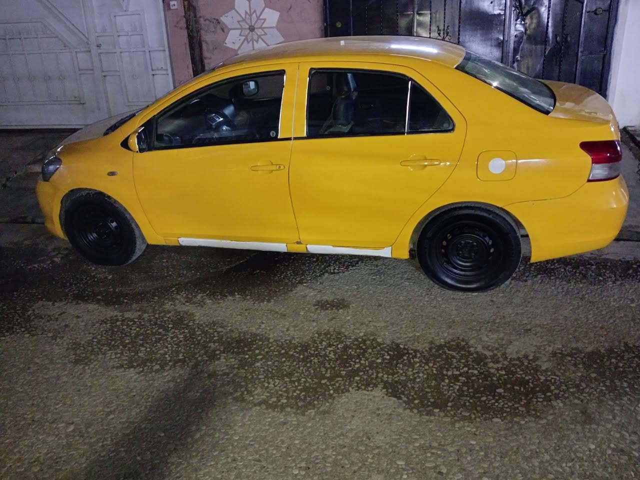 تيوتا يارس خليجي موديل 2008كلين بدون حادث بدون تبديل كله كبس شريكه كير محرك تبريد   شرط تيارات جديد كوبون بنزين نقا به صفر سنه ويه جديد 2028 شرط تحويل سعر 75.    ما عجبك المنشور اعبر . احترم تحترم. وتحياتي             ***********
