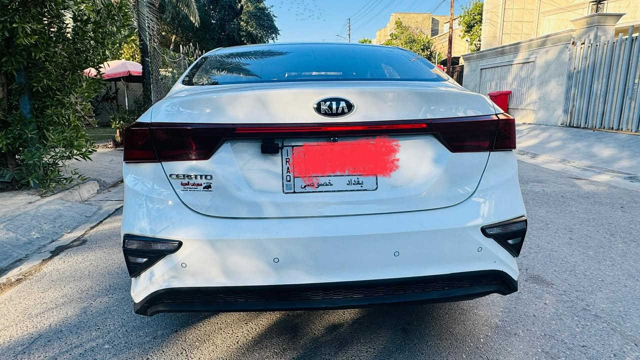 السلام عليكم 
كيا سيراتو موديل 2021
محرك 1600
ماشيه 71
السياره مكفوله من الصبغ
مكان السياره بغداد حي الجهاد / الاطباء
السعر 159
الاتصال ***********
