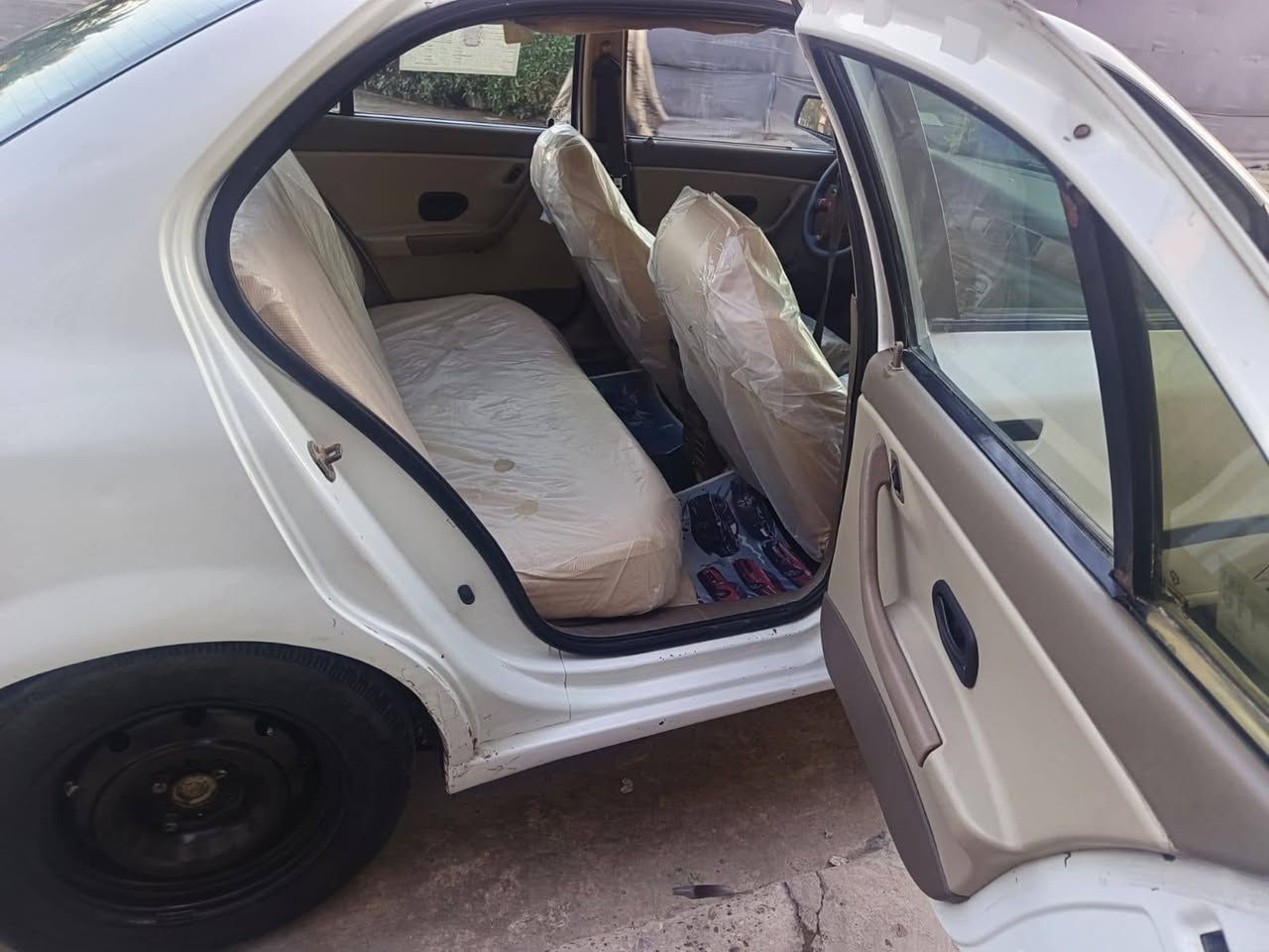 سمند موديل 2011 مكفوله مكينه كير اوتو كورله محوره بيكاتشو جاهزه السياره تخم تاير صدر جديد سنويه جديده رقم دولي واسط مكانه بغداد باسمي سياره كامله للاخير *********** السعر 45
