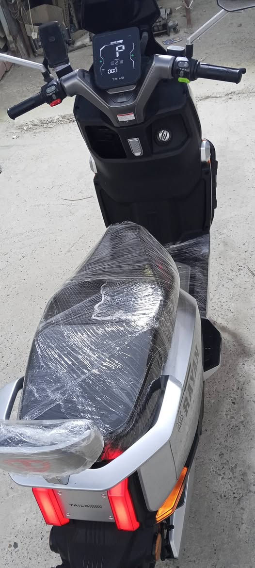 دراجة شحن ريان الصاعقة (تالج بي فايف الصاعقة)
بطارية ليثيوم 30 امبير  72 فولت
الدراجة موديل حديث وبيها تطبيقين
تطبيق يتحكم بالدراجة 
وتطبيق يتحكم بالبطارية
وبيها تشغيل عن طريق الموبايل يعني تكدر تشغلها بدون بصمة
بصمات 2 مع سويجاتهن الاحتياط
الدراجة بيها شلعة قوية لان ليثيوم وتكدر تقلل الشلعة من التطبيق وحتى السرعة تكدر تقللها

العنوان بغداد 
السعر 1,750٫000 وبيها مجال بسيط بغداد, العراق


**إذا كنت صاحب هذا الإعلان وتريد حذفه لأي سبب، رجاءا أرسل رسالة إلى الدعم الفني**