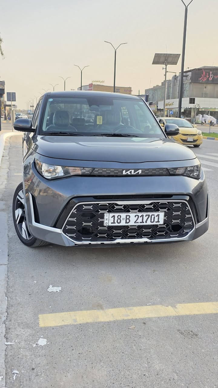 صول 23 gt line
فوول 
حادثها شباك فقط بدون دواخل بدون ايرباك 
مكاني الحله 
*********** وتساب او اتصال
