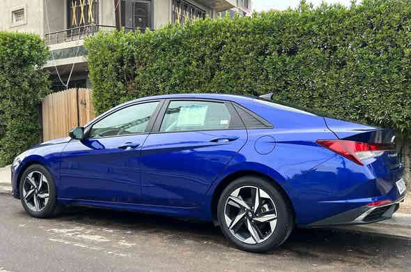 السلام عليكم
النترا 2021 وارد امريكي
رقم بغداد انكليزي تحويل ثاني يوم
محرك 2000 دوش 
كير ومحرك مكفول
ماشية 57 الف ميل
3 انظمة قيادة ، نورمال + سمارت + سبورت
مواصفاتها 
بصمة تشغيل
اشاره ترحيب
دخول ذكي 
تشغيل عن بعد
كامرة و شاشة تدعم كار بلي واندرويد اوتو
لايت زينون + لد نهاري
هاند بريك دكمة
تدفئة كشنات
رادارات امامي خلفي جانبي
حساس ضغط الاطارات
نظام اوتو ستوب 
نظام اوتو هولد 
مثبت سرعة وتحديد مسار
نظام الخروج عن المسار
فتح الصندوق عند الاقتراب
نظام تنبيه المقاعد الخلفية
نظام تحرك السيارة الي مقابيلك
مبدل بنيد بيها صور الحادث  بالصور
العنوان / الدورة ، شارع المصافي
***********
السعر 152 $
